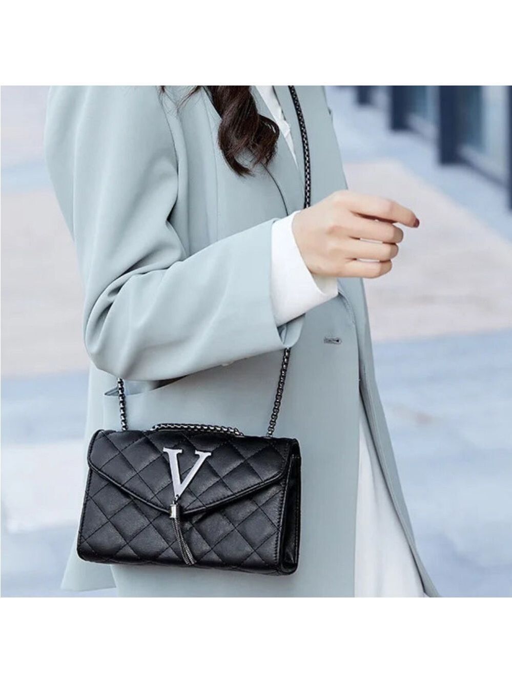 Black Quilted Crossbody Bag V Initial Chain Gunmetal High Fashion - Picture 5 of 17